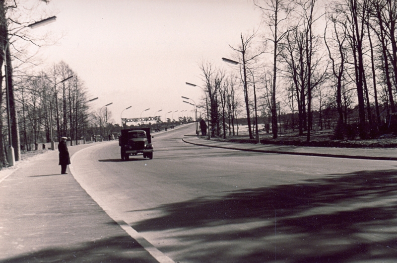 Betonētais tilts pār Lielupi Bulduros tika atklāts 1962. gadā.