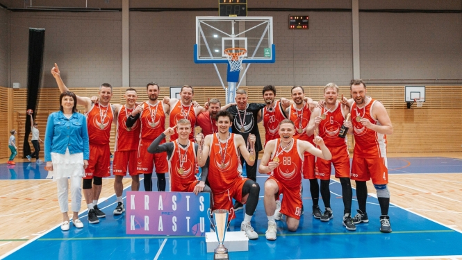 Jūrmalas atklātajā čempionātā basketbolā triumfē komanda “Fēnikss”