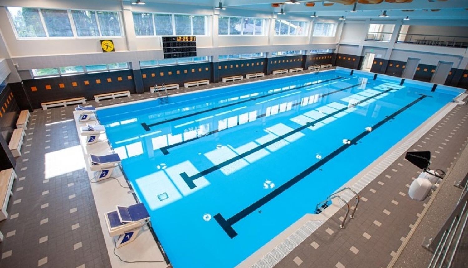 Darbu uzsāk atjaunotais sporta skolas peldbaseins