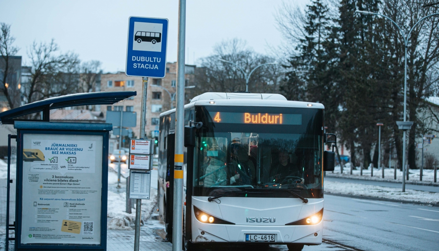 Jūrmalas sabiedriskais autobuss ziemā