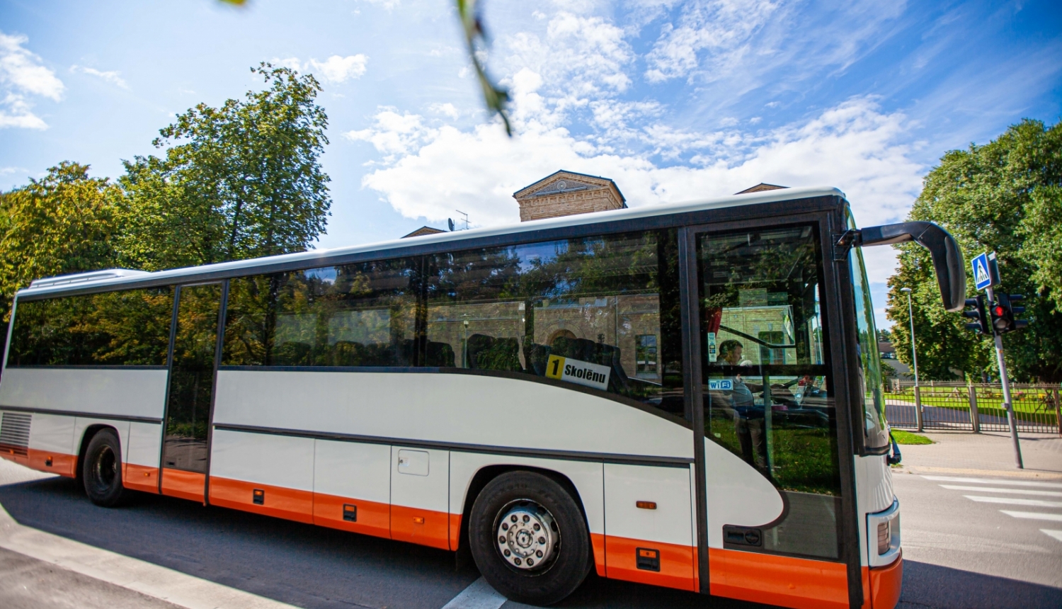 Skolēnu autobuss